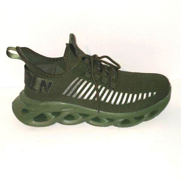 GSLMOLN Men's Slip on Shoe - Picture 3 of 6